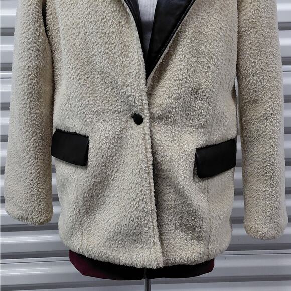 WeWoreWhat Womens Oversized Faux Fur Blazer Jacket Small Ivory Vegan Leather NWT - Picture 6 of 15